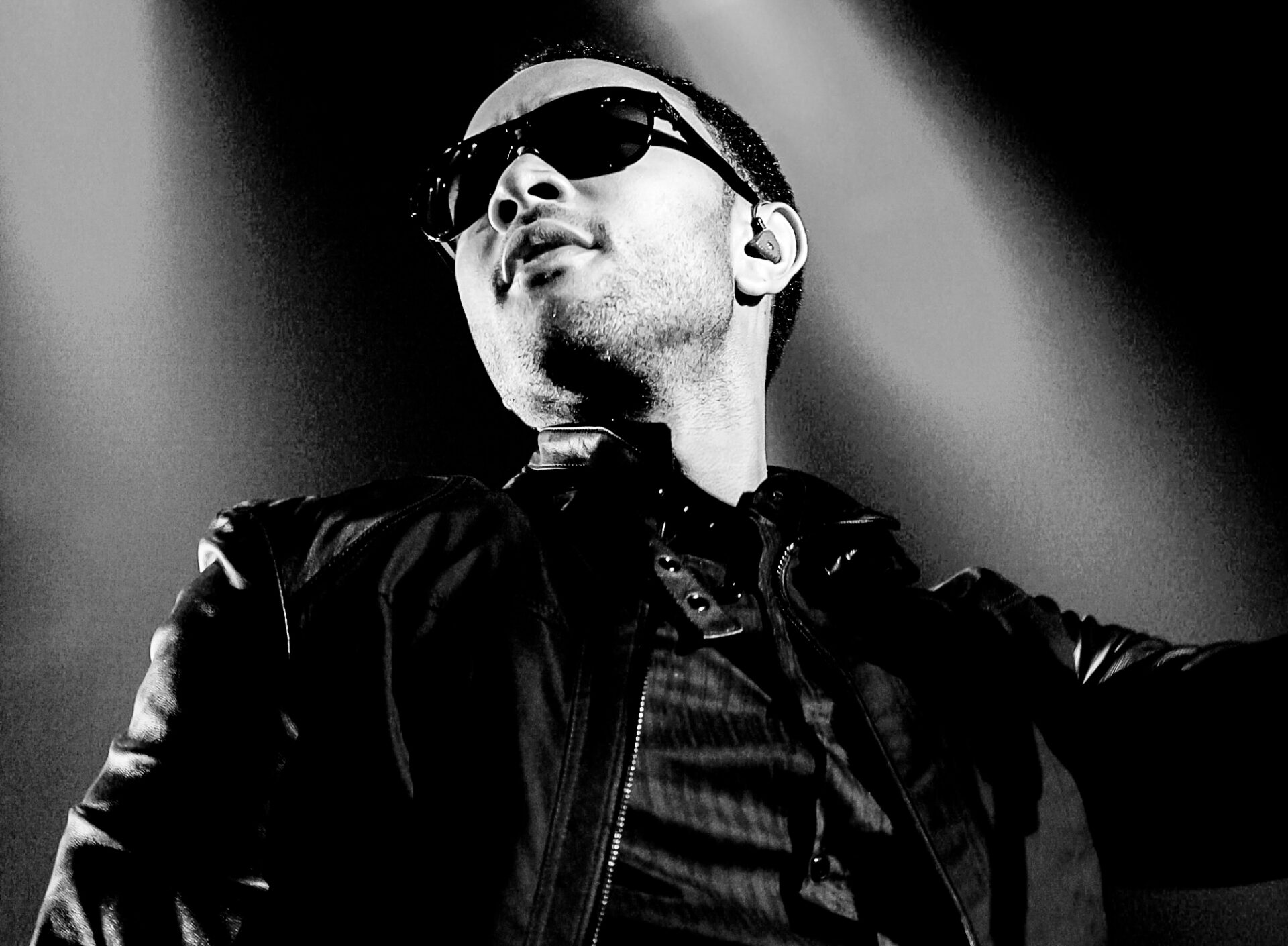 CAPE TOWN, WESTERN CAPE - OCTOBER 15: John Legend performs Live at Grand West Casino on October 15, 2009 in Cape Town, South Africa. (Photo by Michelly Rall/WireImage) *** Local Caption *** John Legend